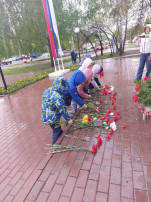 Возложение цветов Возложение цветов.